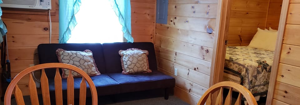 Deluxe Cottage, Multiple Beds | Rollaway beds, free WiFi, bed sheets