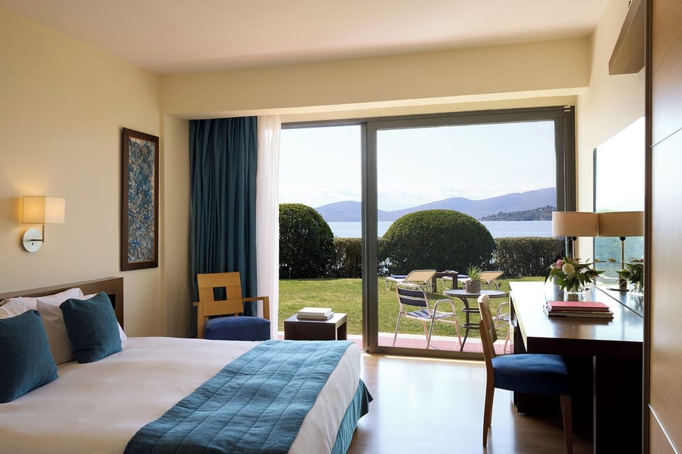 Double or Twin Room, Sea View | Minibar, in-room safe, desk, soundproofing