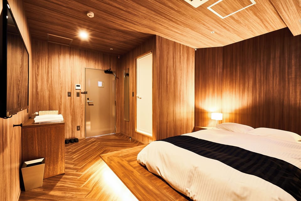 Superior Double Room, Private Bathroom | Blackout drapes, iron/ironing board, free WiFi, bed sheets