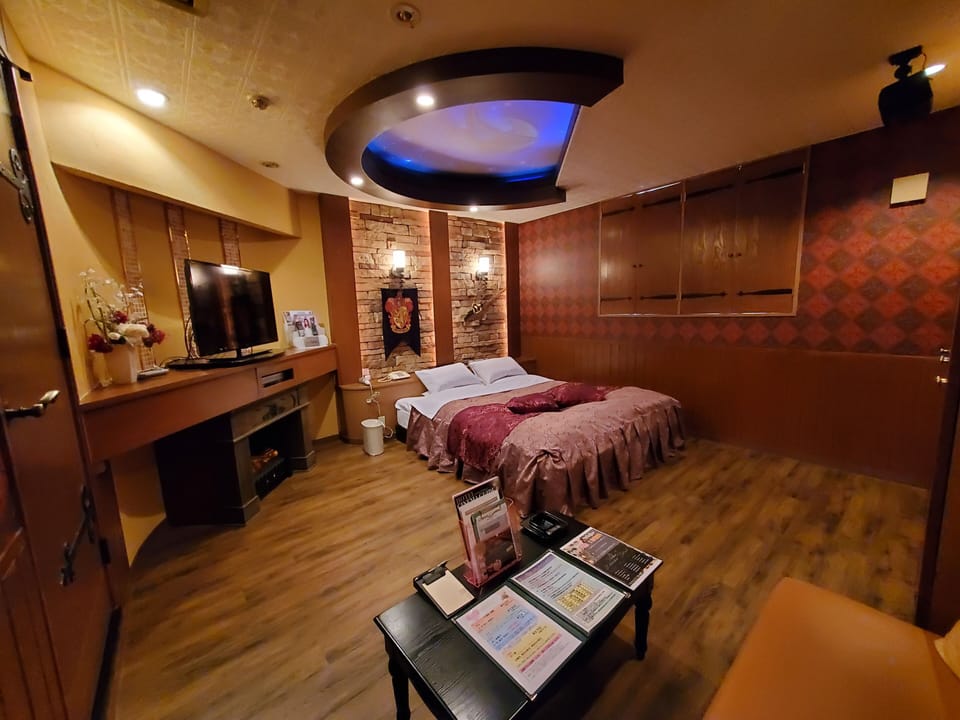 Double Room, Smoking (C) | 1 bedroom, premium bedding, down comforters, individually decorated