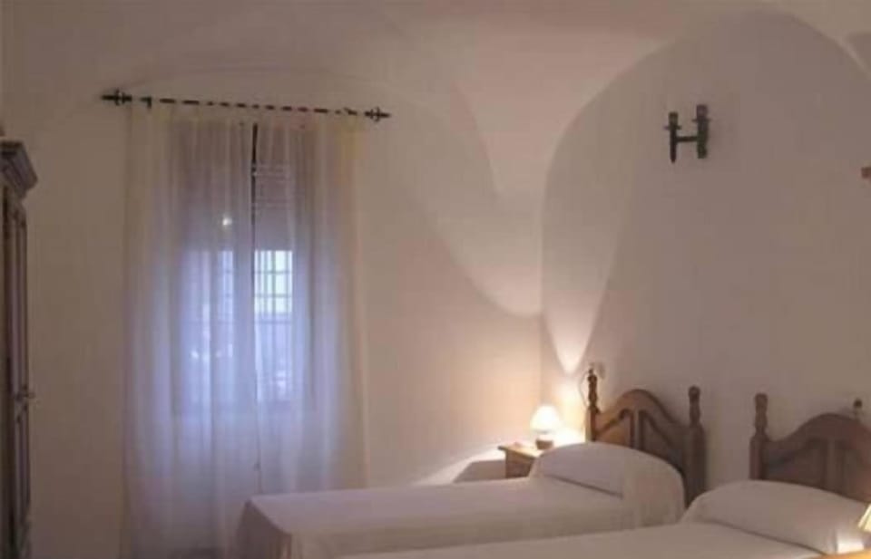 Rollaway beds, free WiFi, bed sheets