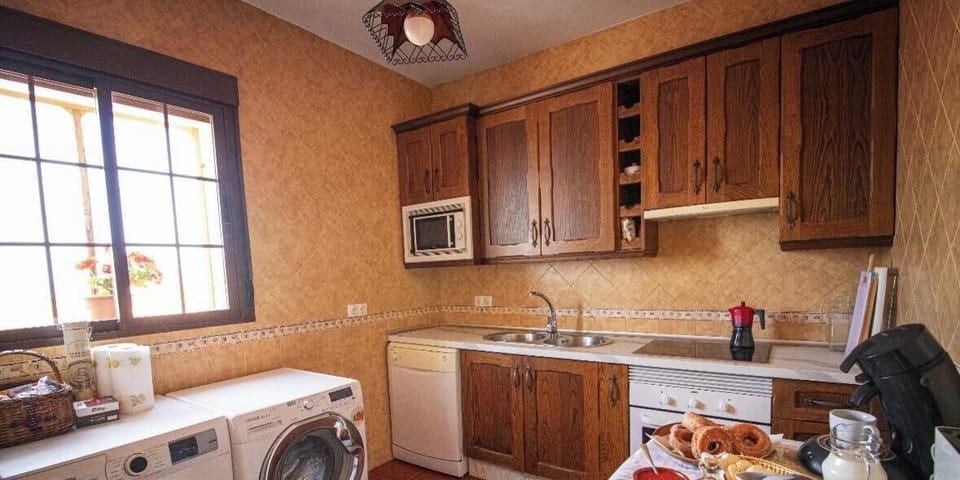 Shared fridge, shared microwave