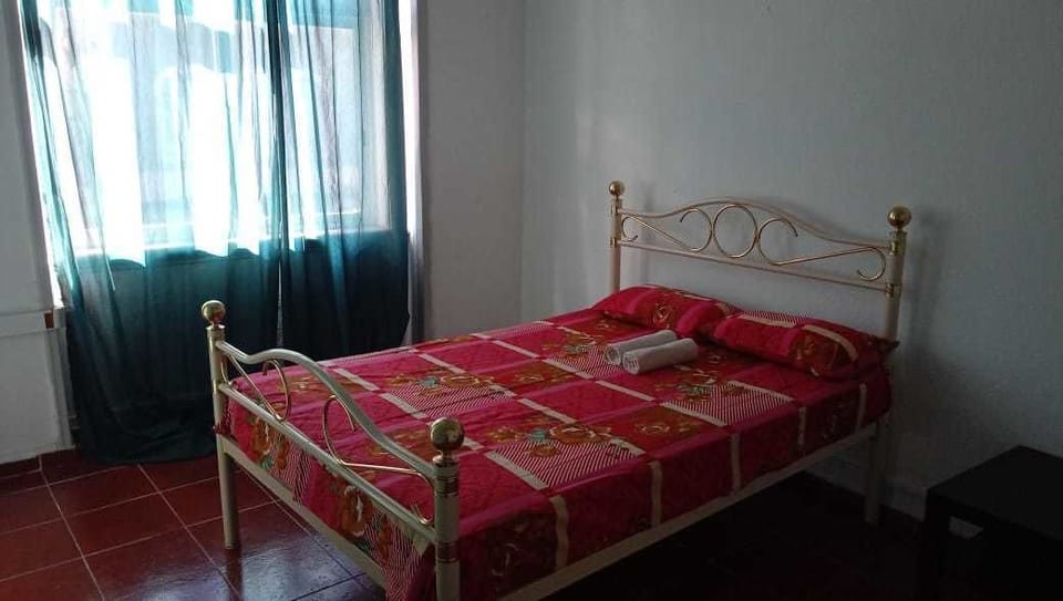 Double Room, Shared Bathroom (4) | Living room