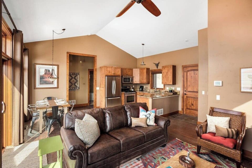 Spacious and comfy Sopris Sundeck!