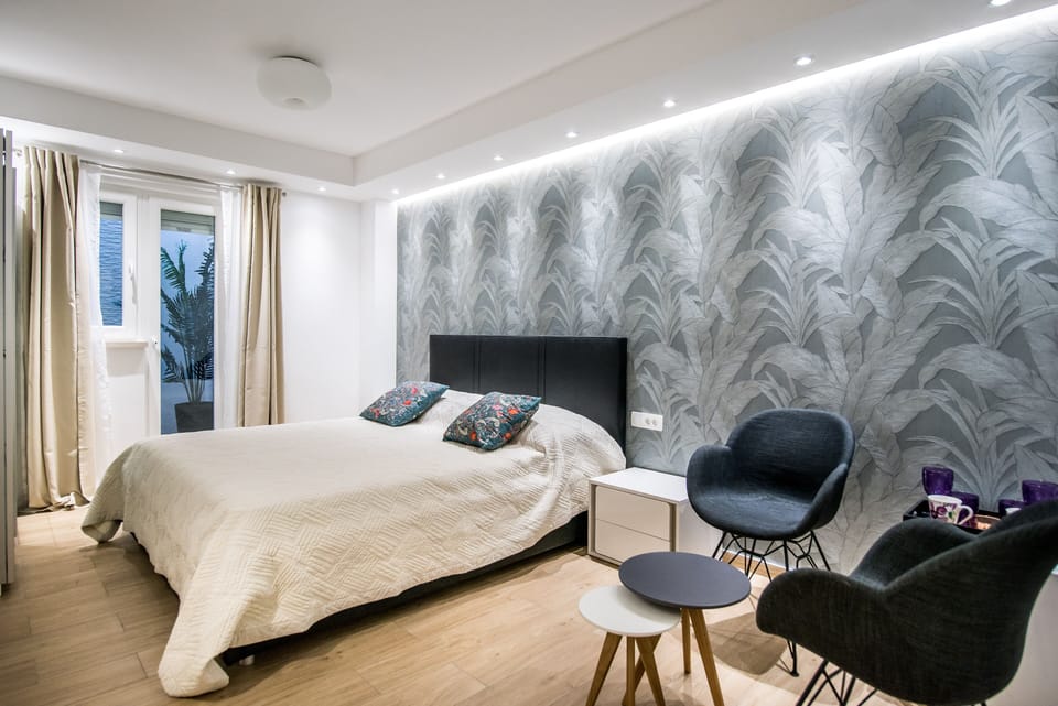 In-room safe, blackout drapes, soundproofing, iron/ironing board