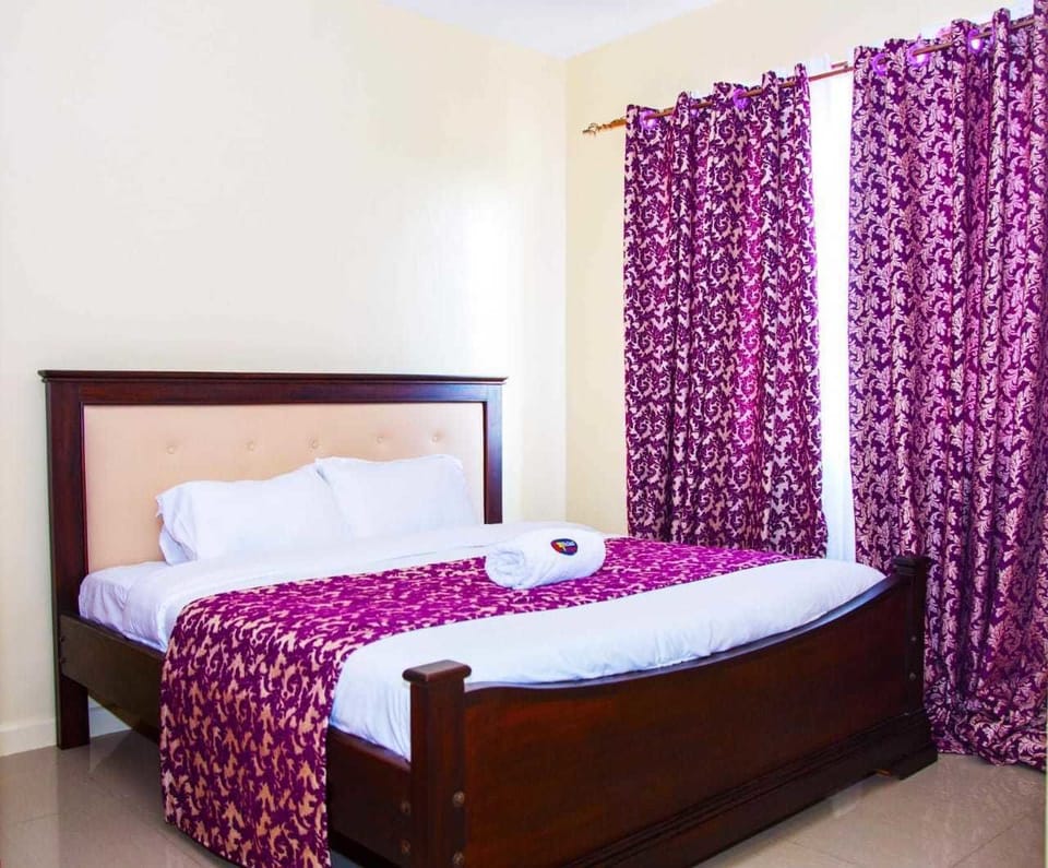 Room, Ensuite | Free WiFi, bed sheets