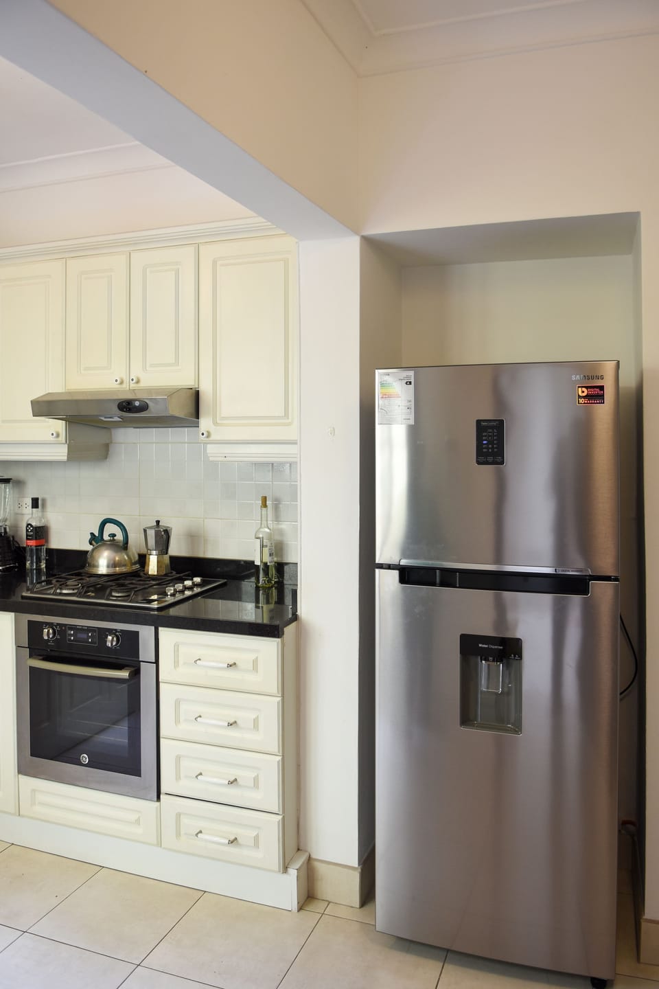 Basic Double Room, 1 Queen Bed | Shared kitchen | Shared fridge, shared microwave