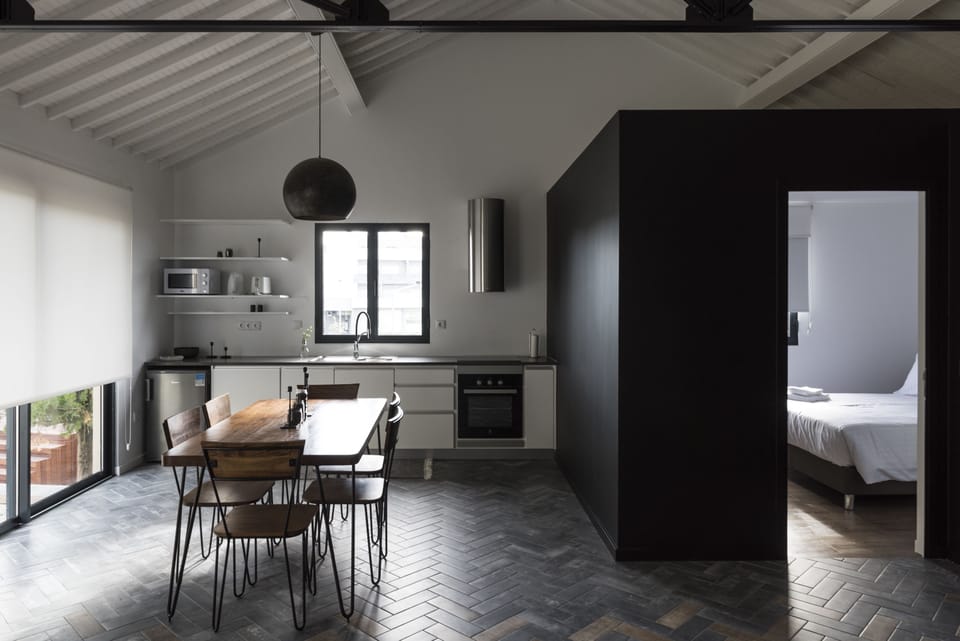 Deluxe Apartment, 2 Bedrooms (9 T2) | In-room dining