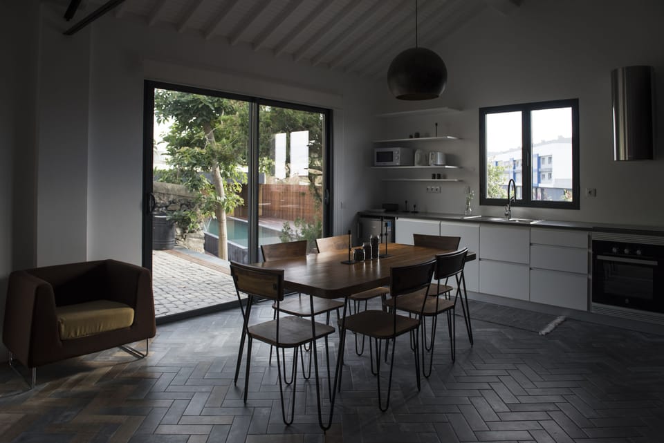 Deluxe Apartment, 2 Bedrooms (9 T2) | In-room dining