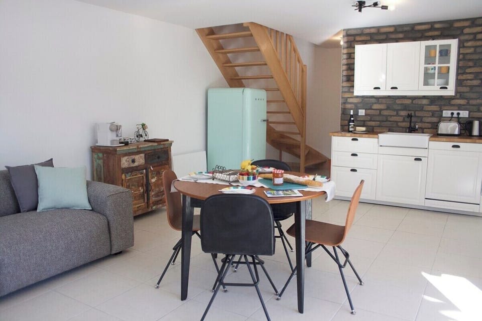 The loft style décor and high quality furnishings will tick all the boxes for those seeking modern stylish self catered accommodation.