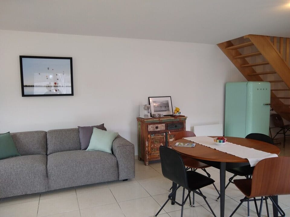 The stylish decor does not go unnoticed in this highly comfortable cyclist/ski friendly apartment.
