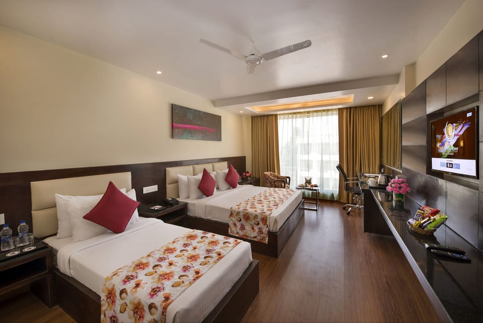 Suite, 1 Double Bed | 1 bedroom, desk, free WiFi