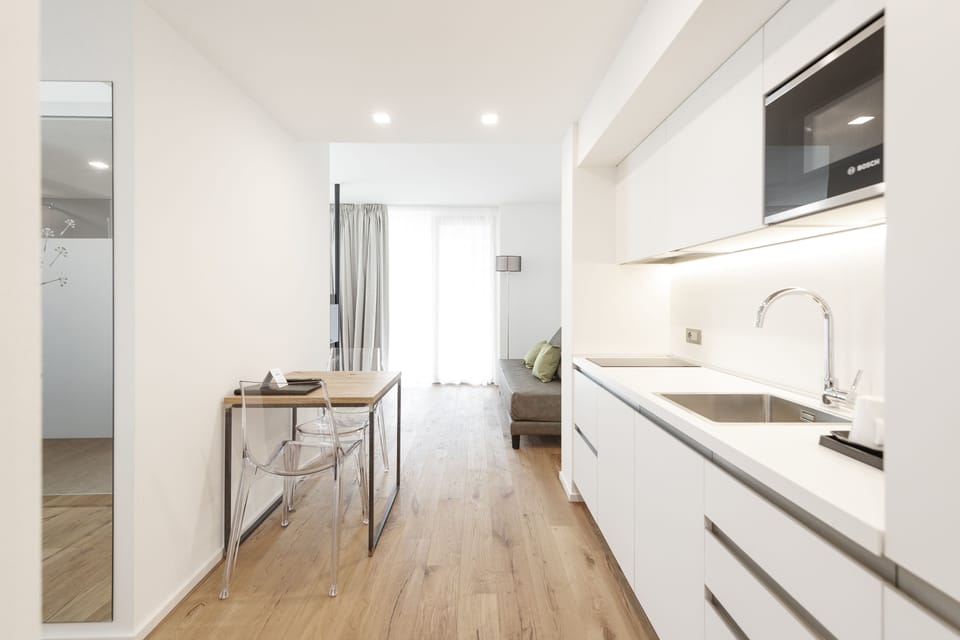 Penthouse | In-room safe, soundproofing, iron/ironing board, free WiFi