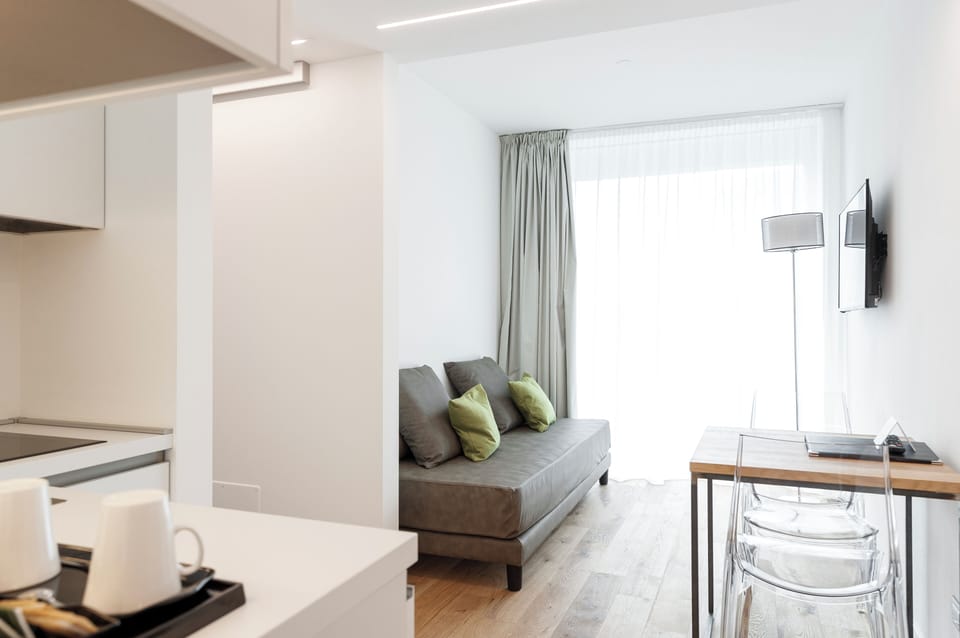 Suite Deluxe Cucina | Living area | Smart TV