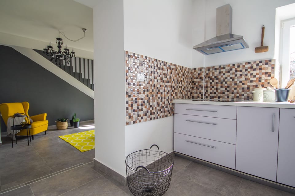 Family Villa | Private kitchen | Full-size fridge, oven, stovetop, dishwasher