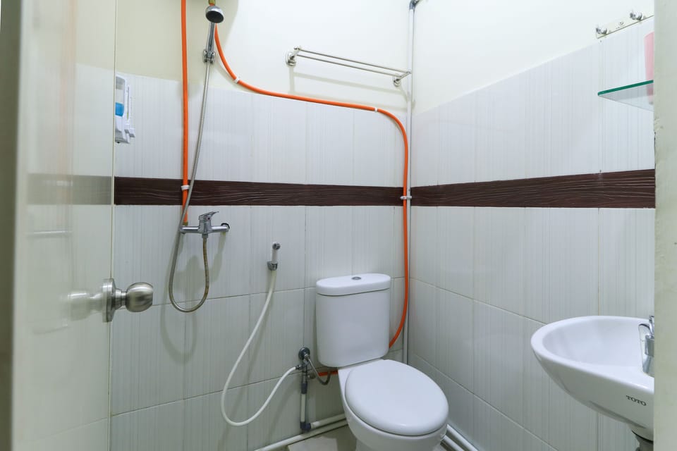Shower, towels