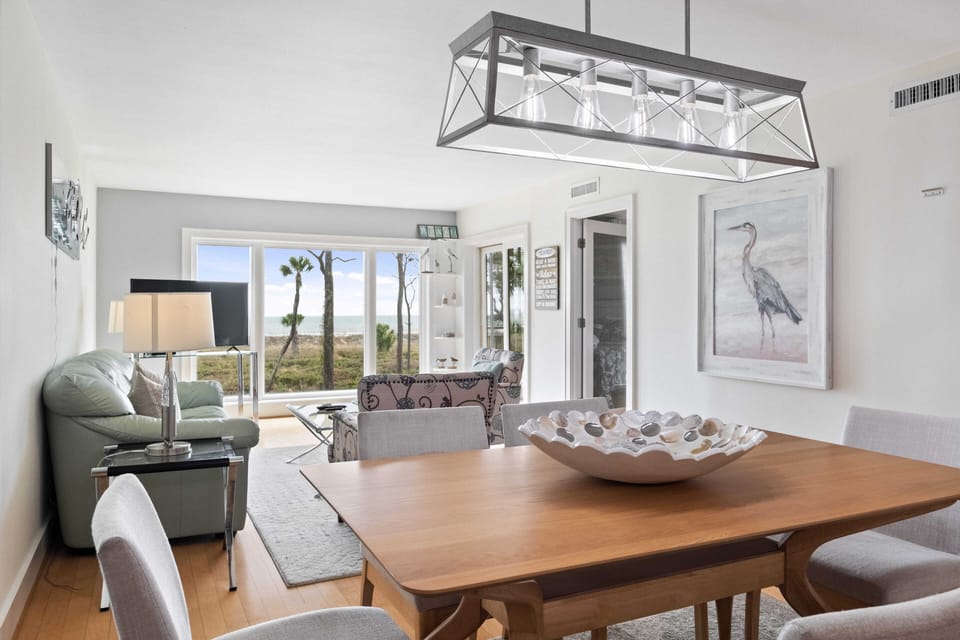 Newly Renovated Dining Area - facing Ocean