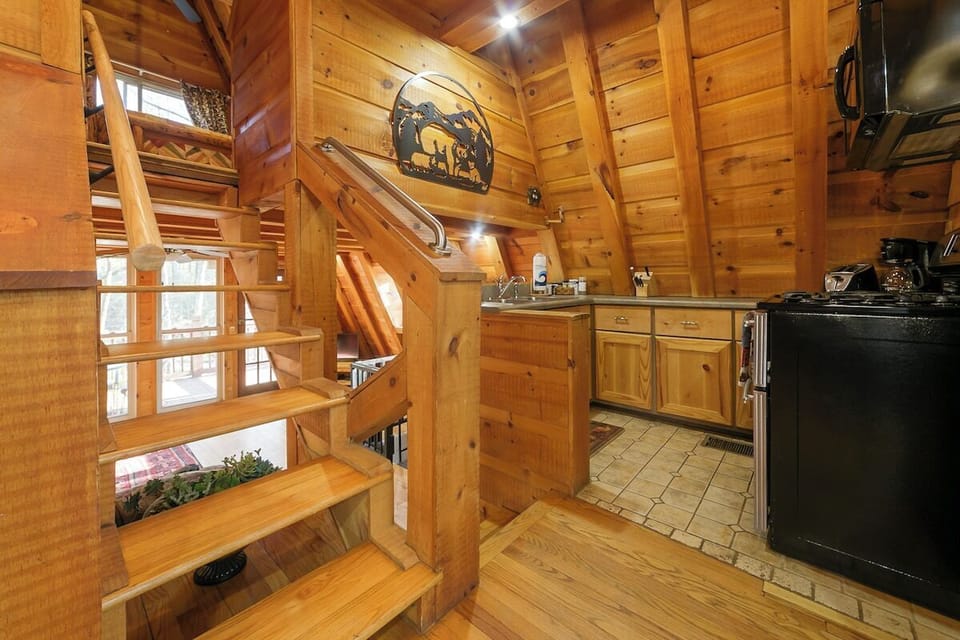 Main Level Kitchen and Dining Area