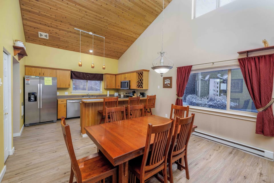 Gather round the dining table | Main Level