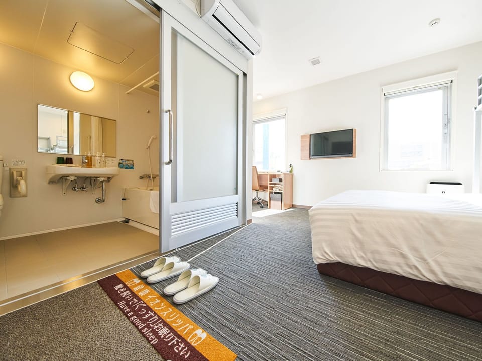 Superior Room, Non Smoking | Soundproofing, WiFi (free), bed sheets