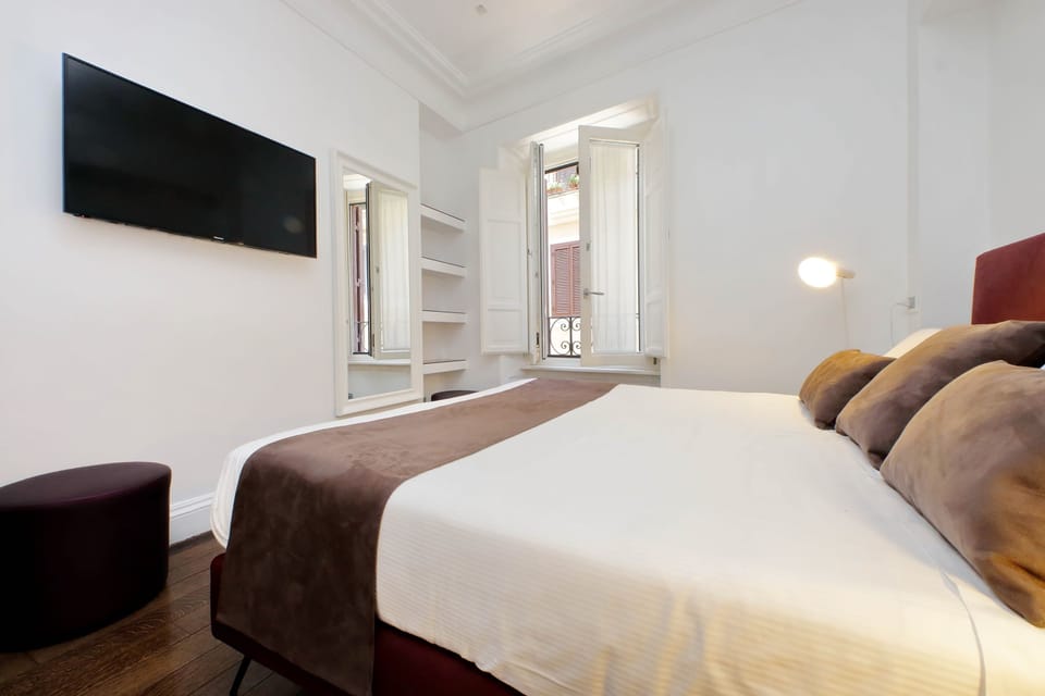 Classic Room | In-room safe, individually decorated, individually furnished
