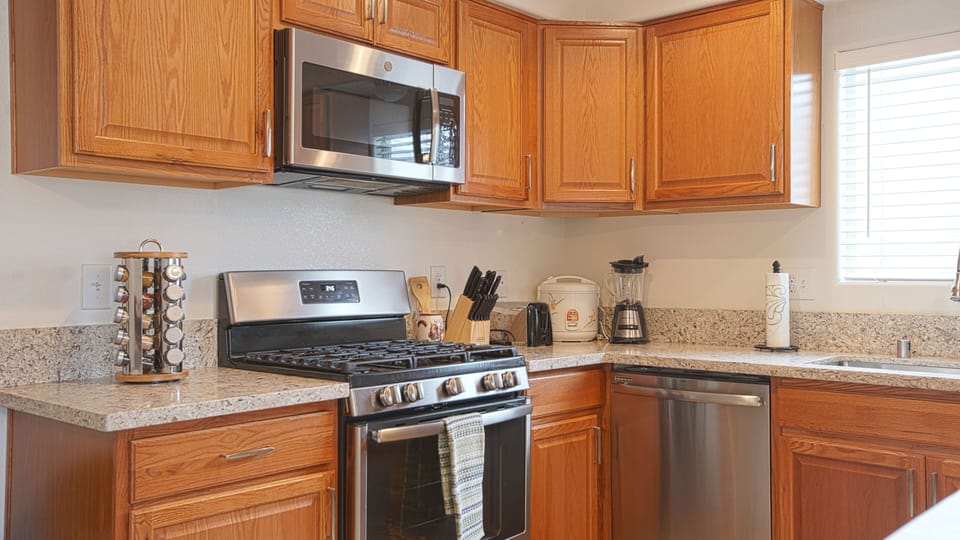Kitchen: Equip with all necessary cookware you need to prepare a meal