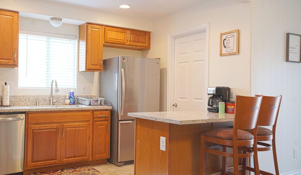 Kitchen: Coffee Table Area