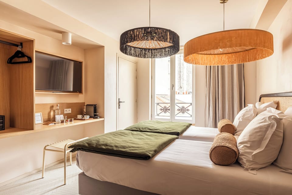 Premium Twin Room | Premium bedding, individually decorated, desk, laptop workspace