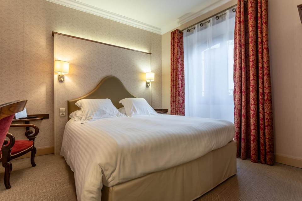In-room safe, individually decorated, individually furnished, desk
