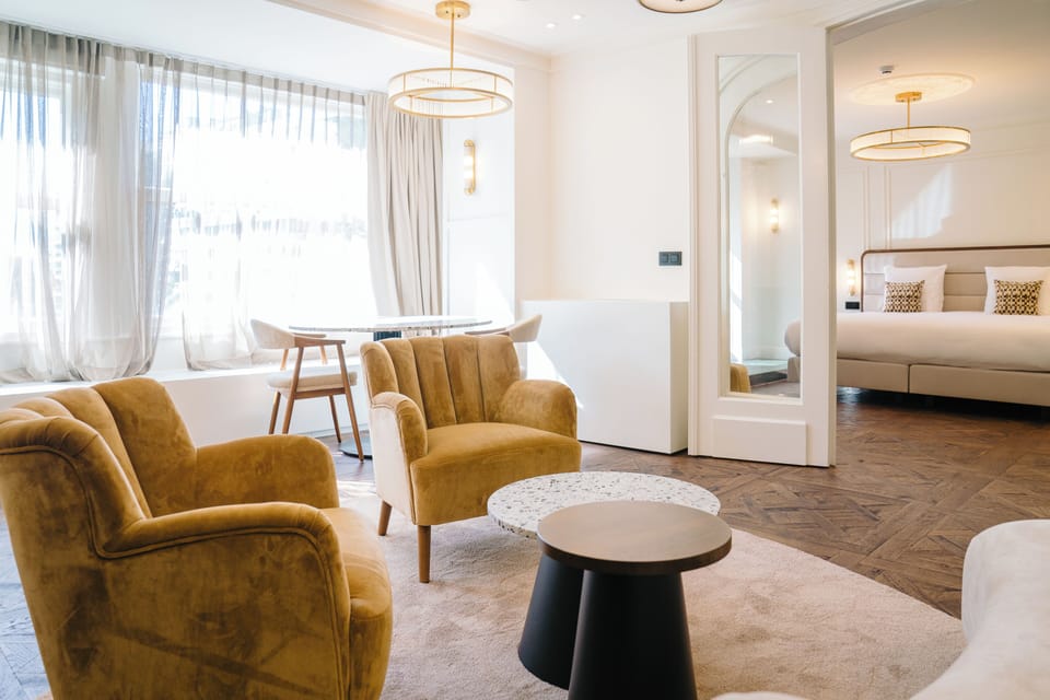 Luxury Suite | Hypo-allergenic bedding, in-room safe, desk, blackout drapes