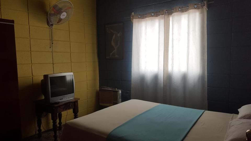 WiFi (free), bed sheets