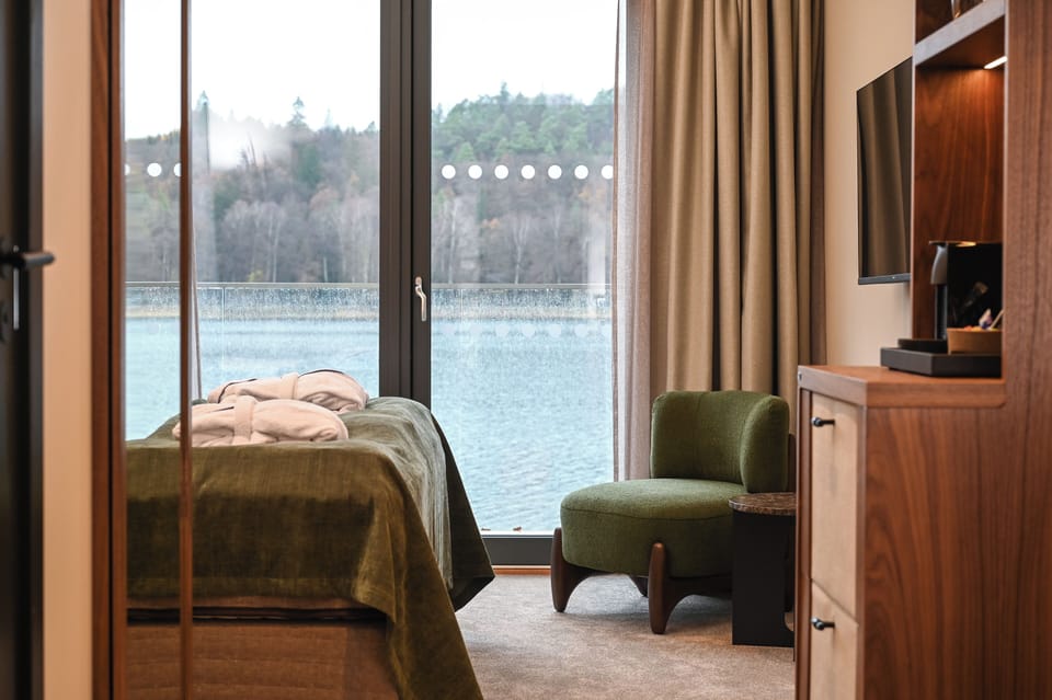 Standard Double Room, Balcony, Lake View | Desk, blackout drapes, soundproofing, iron/ironing board