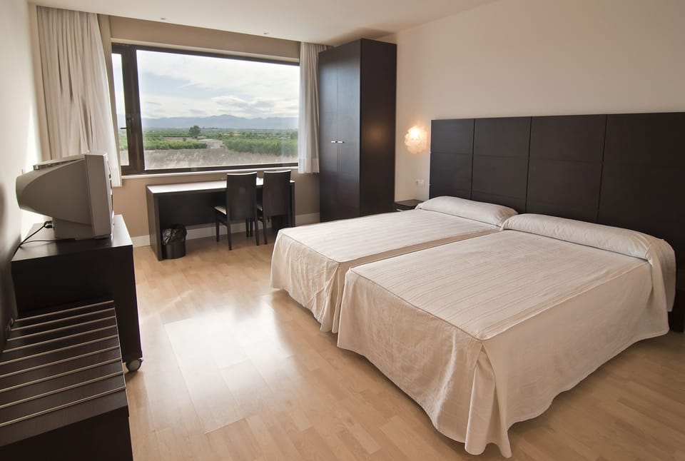 Double Room, 2 Twin Beds, Mountain View | Premium bedding, down comforters, in-room safe, individually decorated
