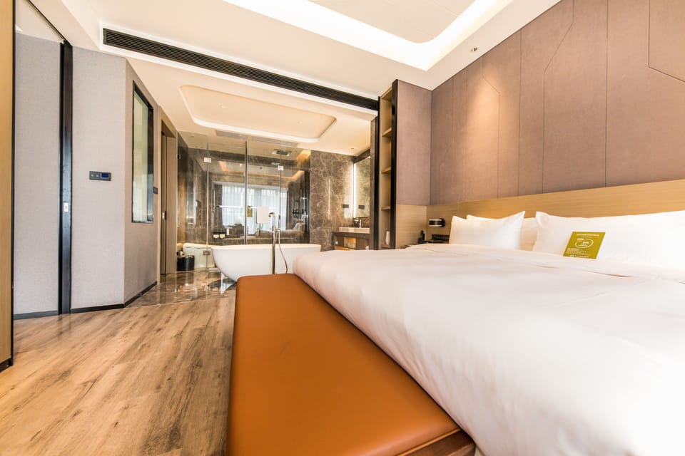 Guest Suite | Down comforters, memory foam beds, in-room safe, desk