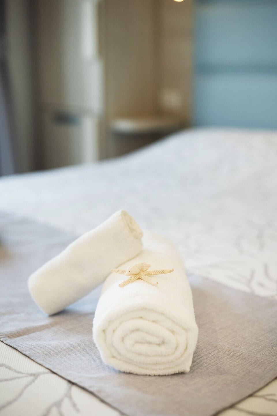 Superior Room, Sea View (Tramontana) | Bathroom amenities | Separate tub and shower, jetted tub, rainfall showerhead