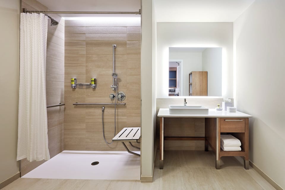 In-room safe, desk, laptop workspace, soundproofing