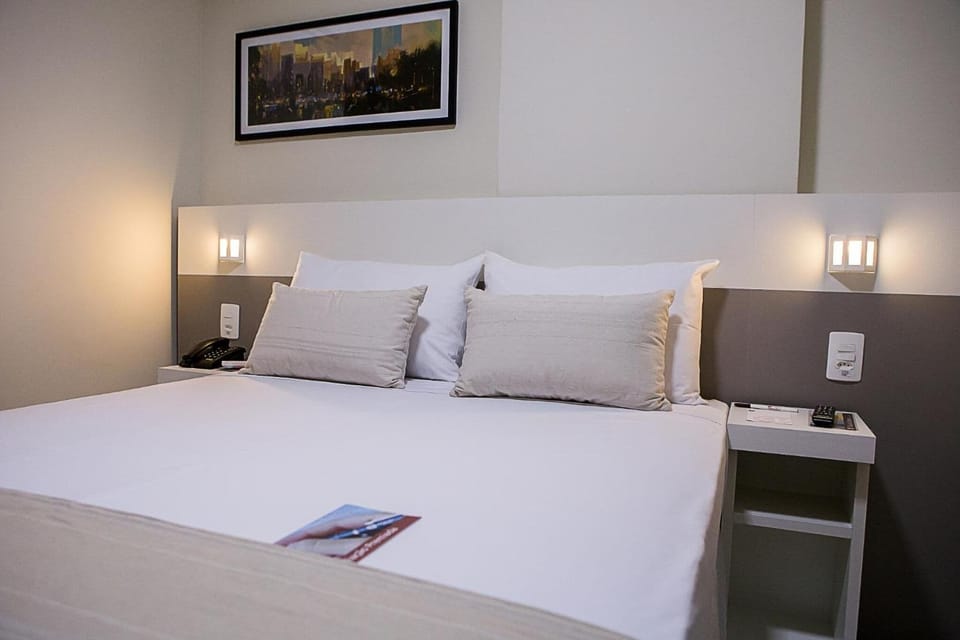 Standard Double Room, 1 Queen Bed, Accessible | Minibar, in-room safe, desk, soundproofing