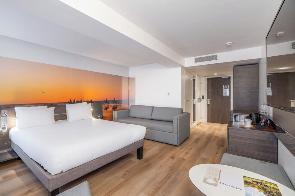 Classic Double Room, Multiple Beds | Hypo-allergenic bedding, minibar, desk, laptop workspace