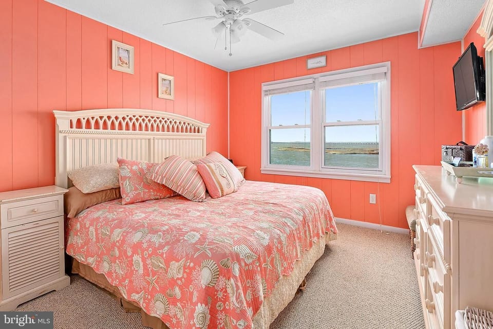 Master BR also has breath-taking open bay views