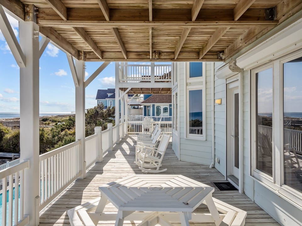 Mid-Floor Deck