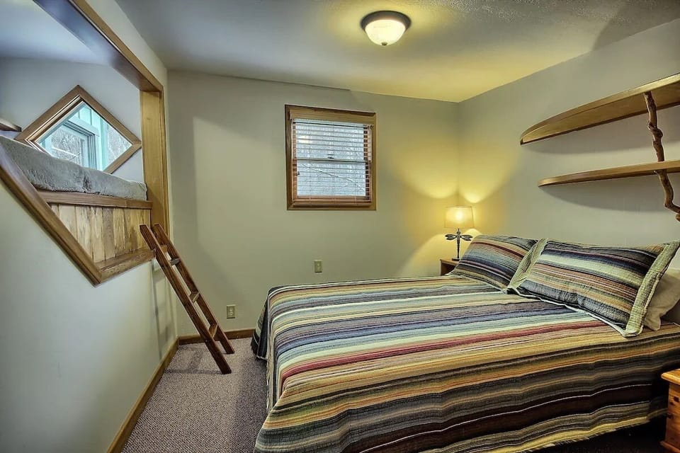 Private Queen Bed with sleeping loft (older child only)