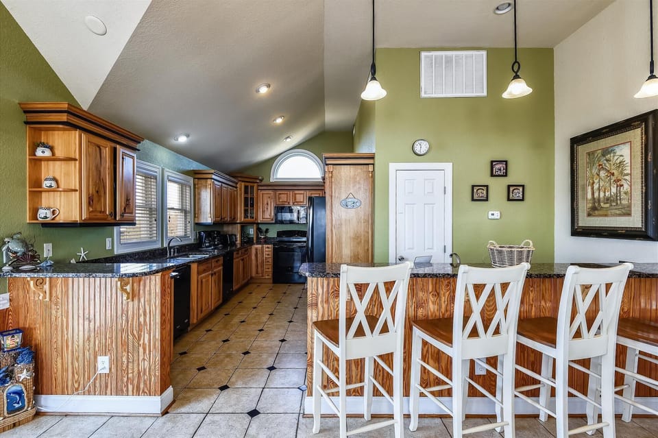 Kitchen Bar Counter - Top Level