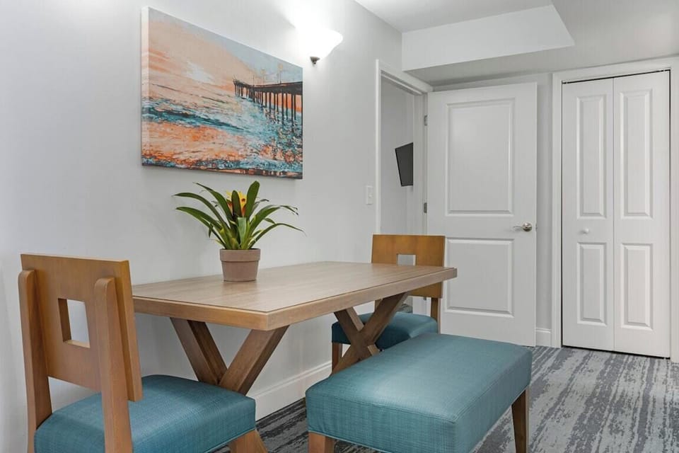 Two Bedroom Boulevard