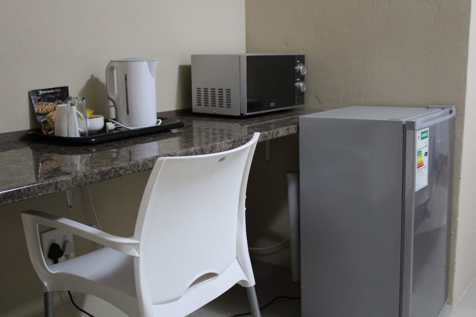 Comfort Room | Minibar, desk, laptop workspace, WiFi (free)