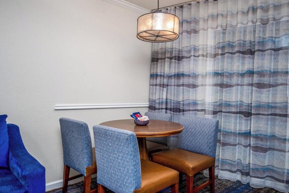 1 Bedroom Suite