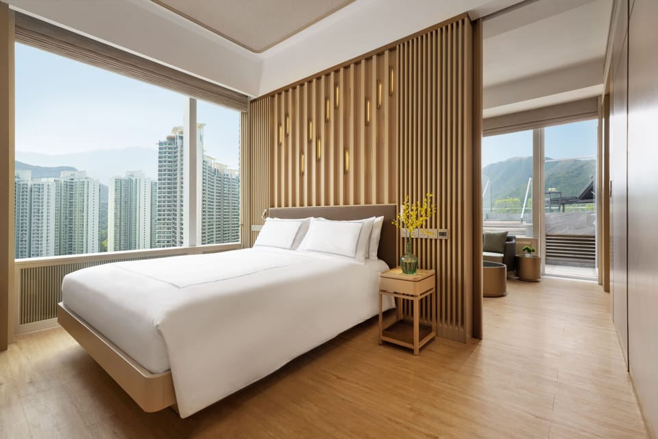 Premium bedding, down comforters, minibar, in-room safe