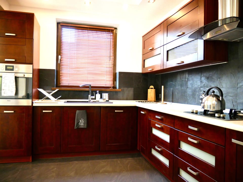 Suite, Multiple Beds, Non Smoking | Private kitchen | Coffee/tea maker, electric kettle