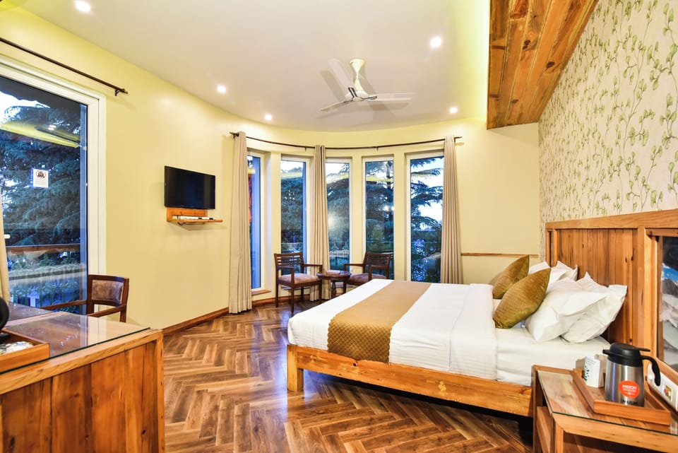 Premium bedding, in-room safe, desk, soundproofing