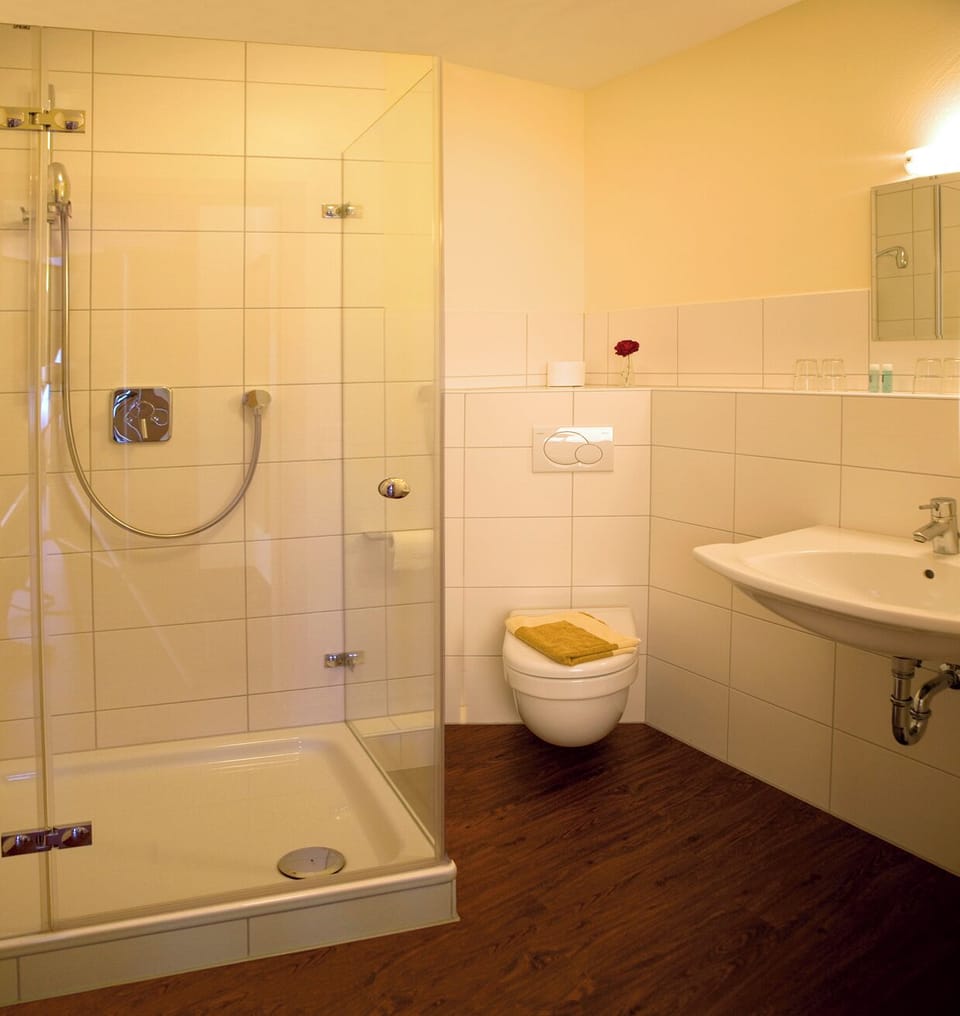 Shower, towels