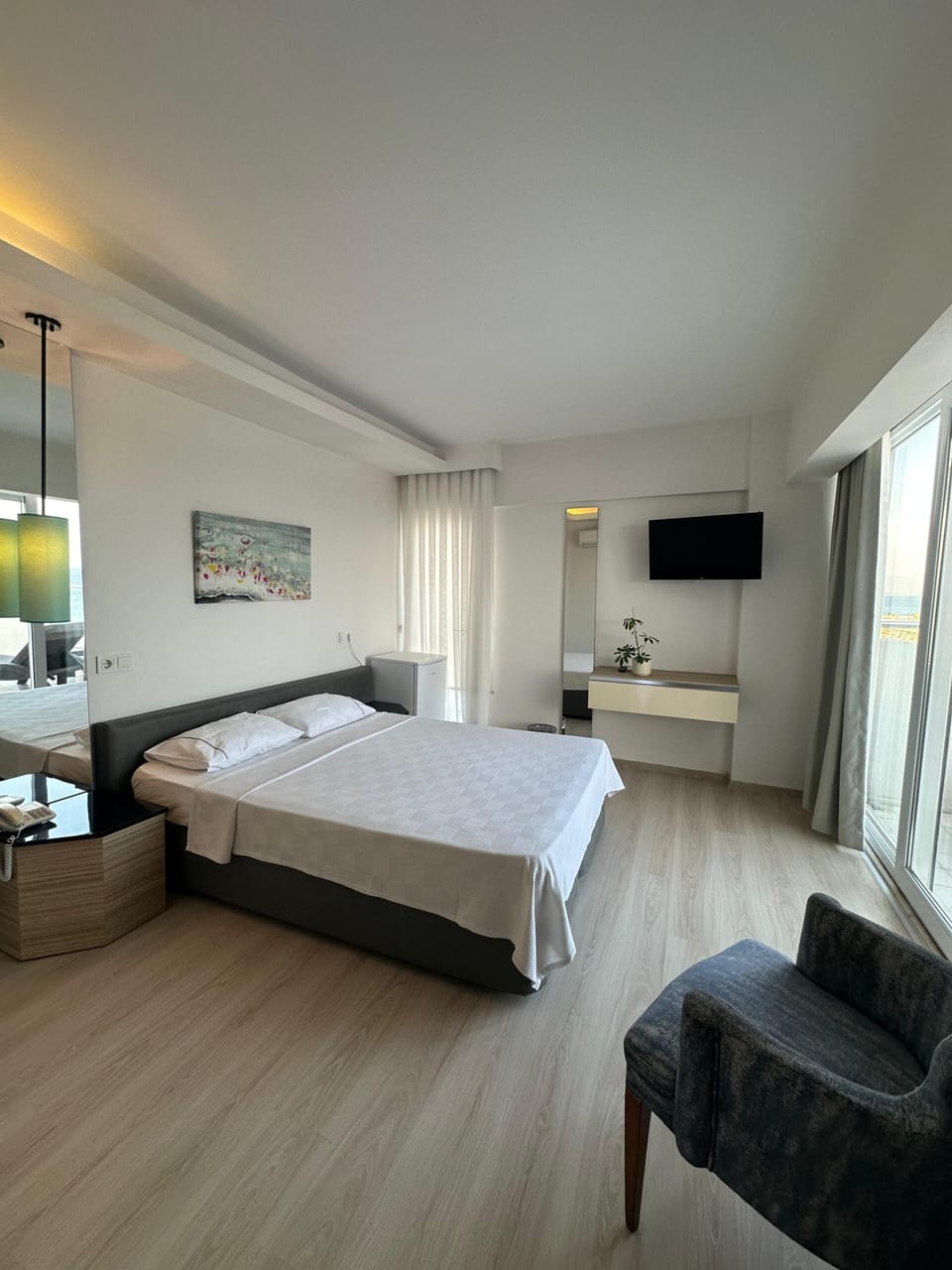 Suite Terrace Room | Free cribs/infant beds, free WiFi, bed sheets